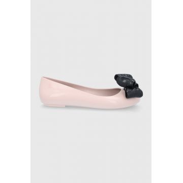 Melissa Balerini culoarea roz, cu toc plat