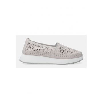 Loafers din piele cu perforatii
