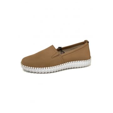 Pantofi loafer de piele cu talpa contrastanta